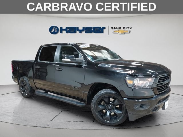 2019 RAM 1500 Big Horn/Lone Star Crew Cab 4x4 5'7" Box in Black — front three-quarter view
