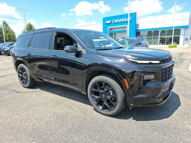 2026 Chevrolet Traverse RS in Mosaic Black Metallic — front three-quarter view