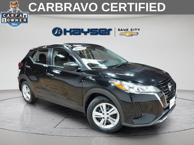 2024 Nissan Kicks S Xtronic CVT in Black — front three-quarter view
