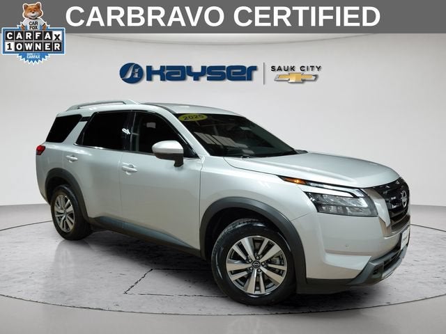 2025 Nissan Pathfinder SL in Silver — front three-quarter view